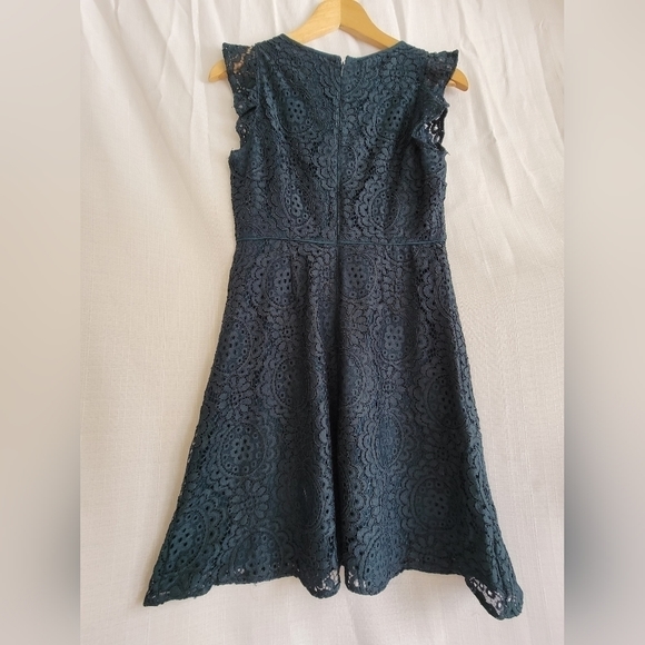 LOFT scoopneck sleevess ruffled lace dress - Picture 9 of 12